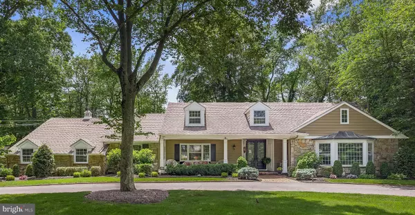 21 ROBIN RD, Moorestown, NJ 08057