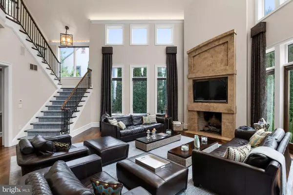 4 SOUTHWOOD DR, Cherry Hill, NJ 08003