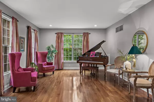 3 WHITE TAIL CT, Moorestown, NJ 08057