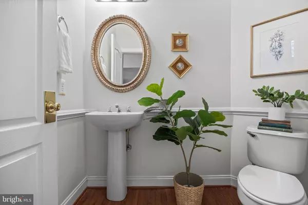 127 OAKMONT DR, Moorestown, NJ 08057