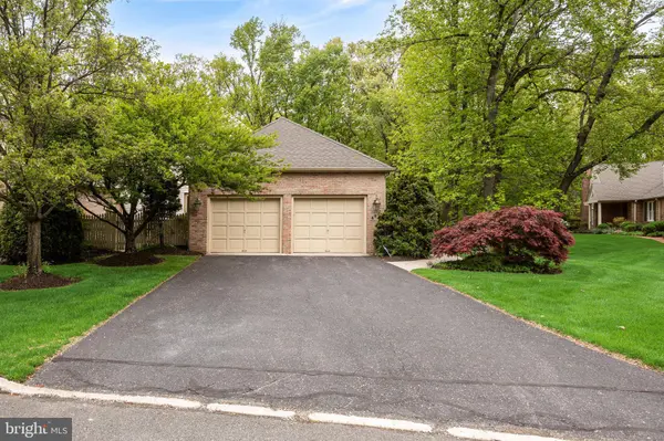 465 WINDROW CLUSTERS DR, Moorestown, NJ 08057