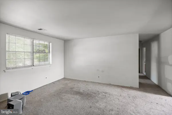109 EAVES MILL RD, Medford, NJ 08055