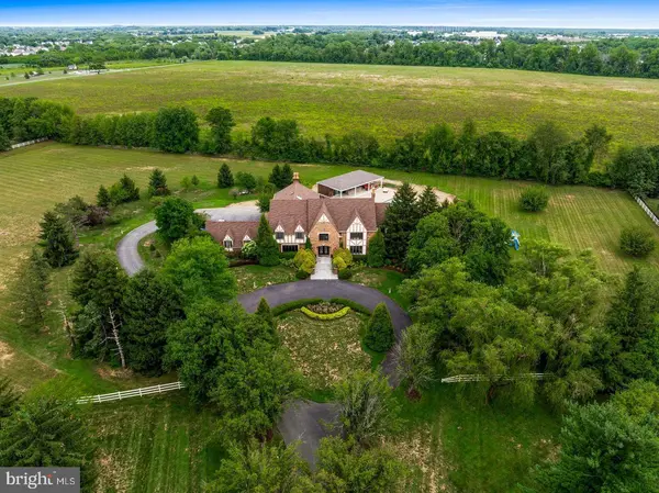 9 DEERFIELD TER, Moorestown, NJ 08057