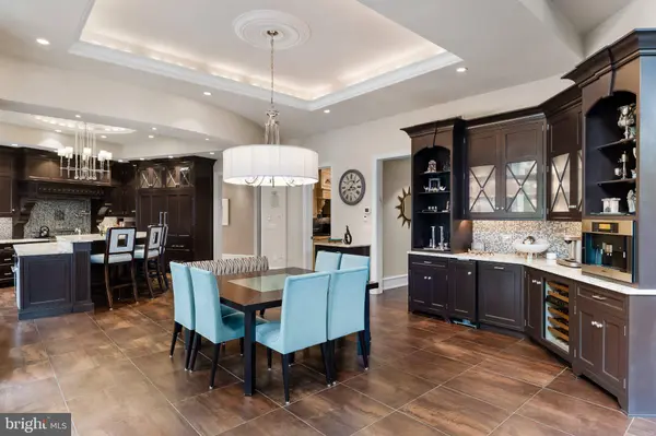 4 SOUTHWOOD DR, Cherry Hill, NJ 08003