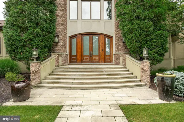 4 SOUTHWOOD DR