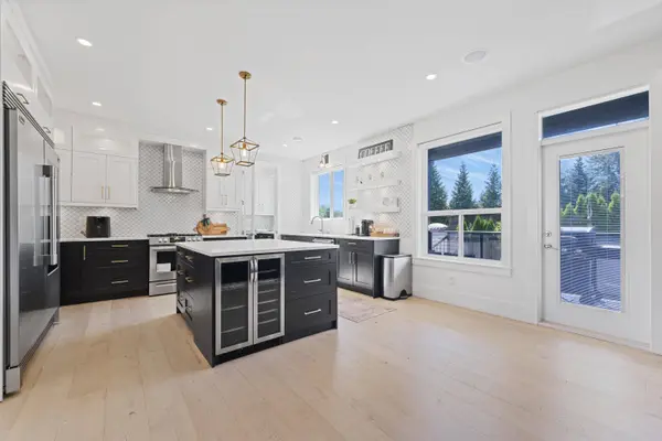 16466 103 AVE, Surrey, BC V4N 1Y6