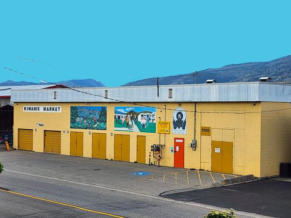 feature image of Discover the Kiwanis Club of Oliver Market: Your Treasure Trove Awaits!