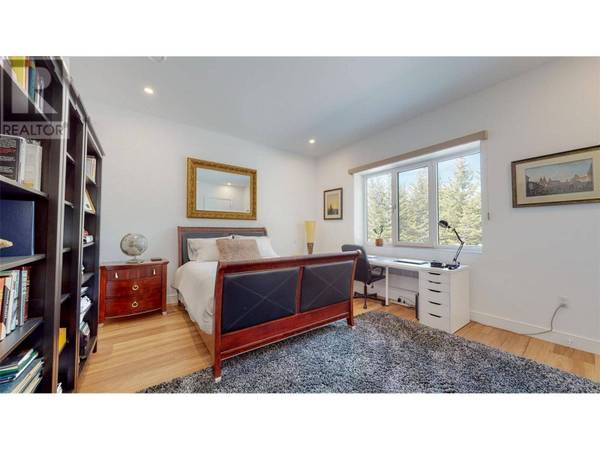 1324 Timberwolf Trail Road, Bridesville, BC V0H1Y0