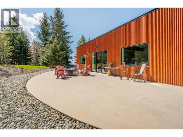 1324 Timberwolf Trail Road, Bridesville, BC V0H1Y0