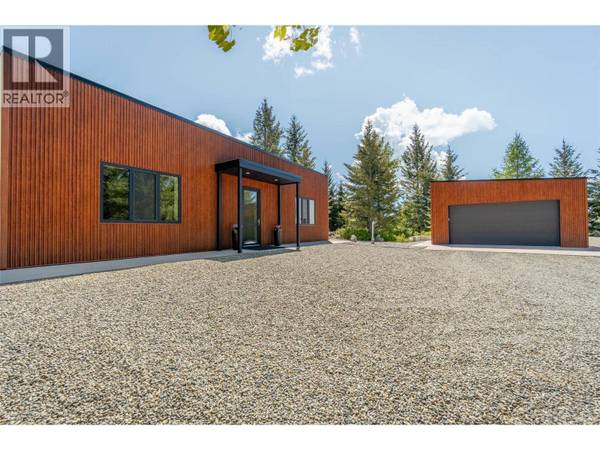 1324 Timberwolf Trail Road, Bridesville, BC V0H1Y0
