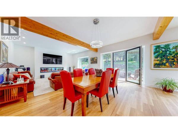 1324 Timberwolf Trail Road, Bridesville, BC V0H1Y0