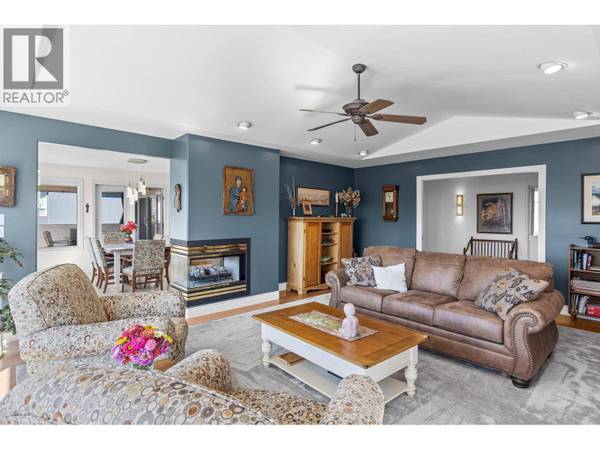 5990 Victoria Street, Peachland, BC V0H2E9