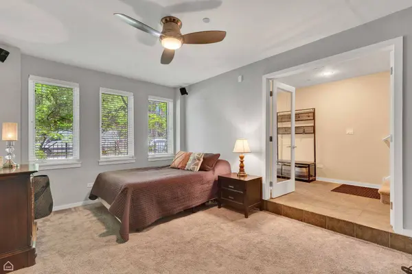 2862 N Paulina Street #8, Chicago, IL 60657