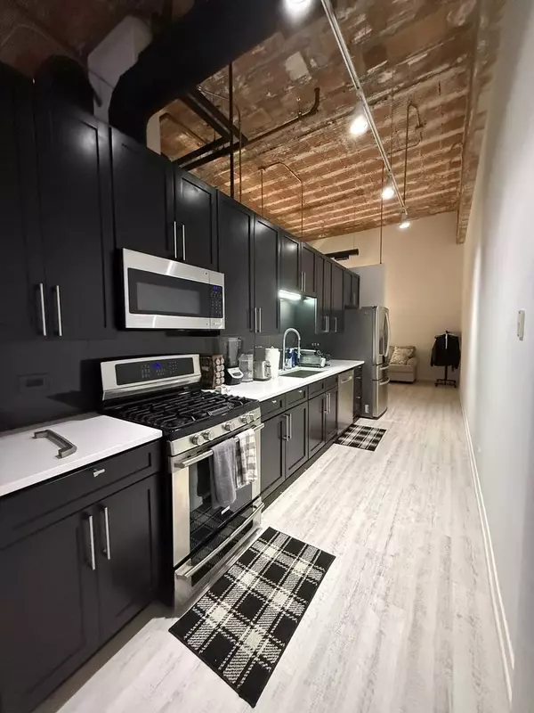 222 S Racine Avenue #207, Chicago, IL 60607