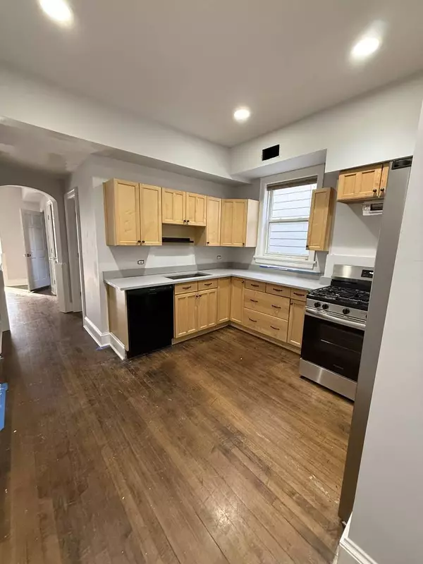 3252 W Crystal Street #2, Chicago, IL 60651