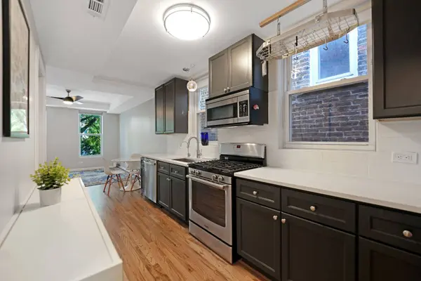 1427 W Superior ST #2F, Chicago, IL 60642