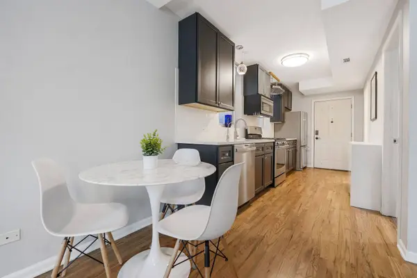 1427 W Superior ST #2F, Chicago, IL 60642