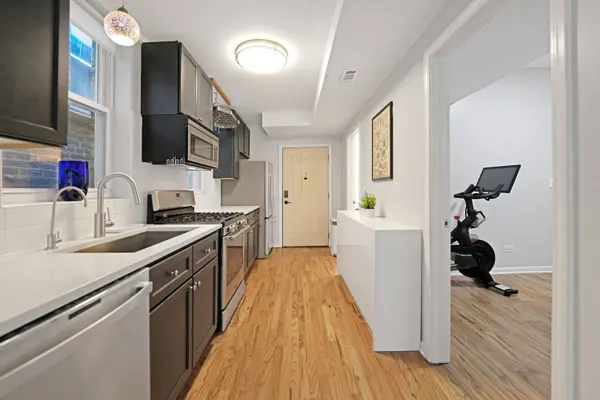 1427 W Superior ST #2F, Chicago, IL 60642