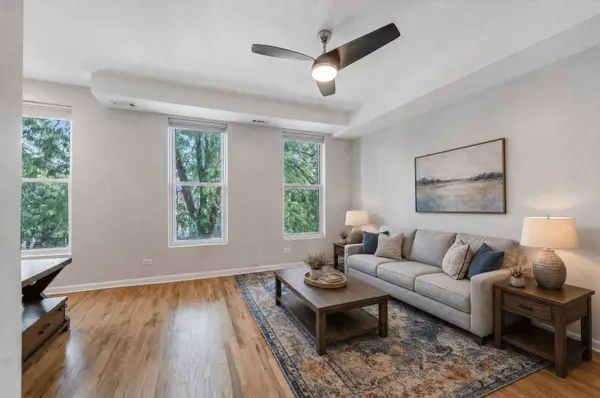 1427 W Superior ST #2F, Chicago, IL 60642