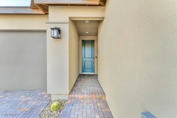 10080 Chrysolite PL, Las Vegas, NV 89143