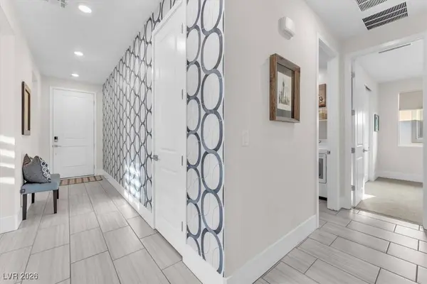 10080 Chrysolite PL, Las Vegas, NV 89143