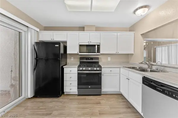 2400 Dove Valley CT, Las Vegas, NV 89134