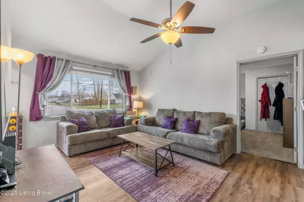 6907 Ethan Allen WAY, Louisville, KY 40272