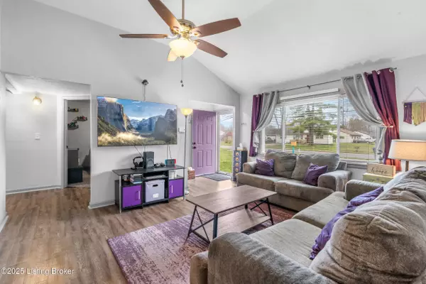 6907 Ethan Allen WAY, Louisville, KY 40272