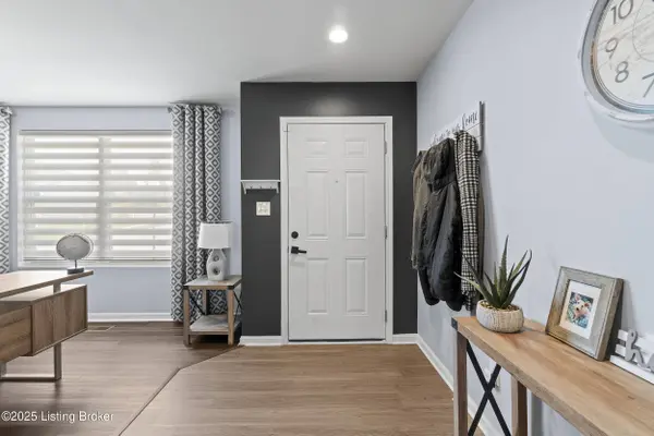 11800 Beacon Ct, Louisville, KY 40299