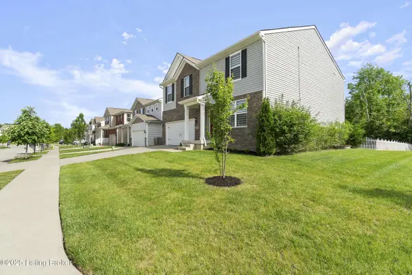 11800 Beacon Ct, Louisville, KY 40299