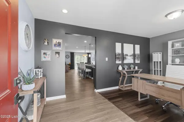 11800 Beacon Ct, Louisville, KY 40299