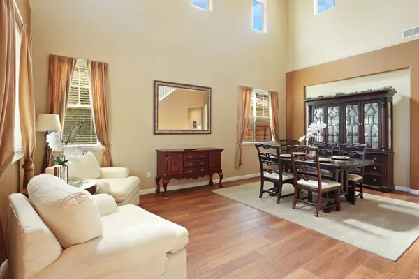 2107 Golden Leaf LN, Tracy, CA 95377