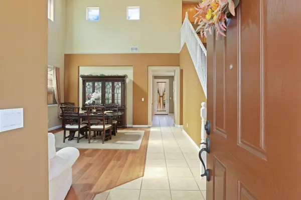 2107 Golden Leaf LN, Tracy, CA 95377