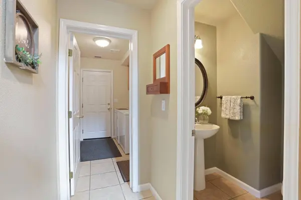 2107 Golden Leaf LN, Tracy, CA 95377