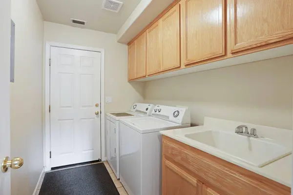 2107 Golden Leaf LN, Tracy, CA 95377