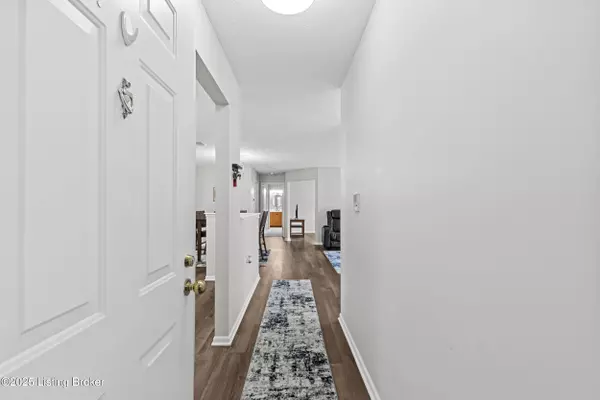 10405 Trotters Pointe Dr #APT 102, Louisville, KY 40241