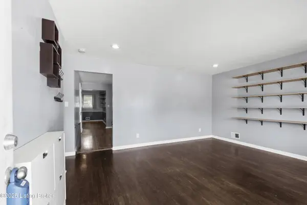 10111 Normie Ln, Louisville, KY 40229