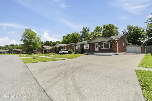 10111 Normie Ln, Louisville, KY 40229