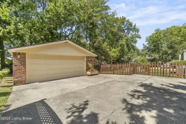 3904 Bonifay Ct, Louisville, KY 40299