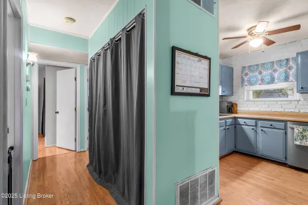 10602 Millers Ln, Louisville, KY 40272