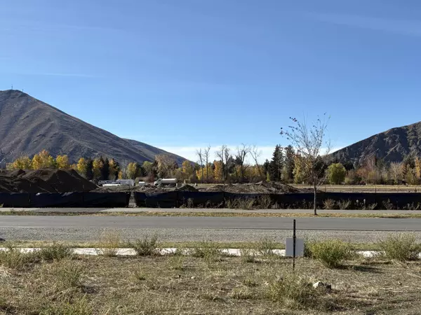 270 San Badger Dr, Hailey, ID 83333