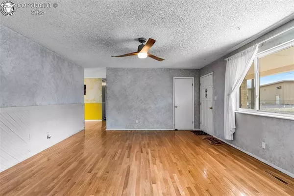 290 Fields AVE, Canon City, CO 81212