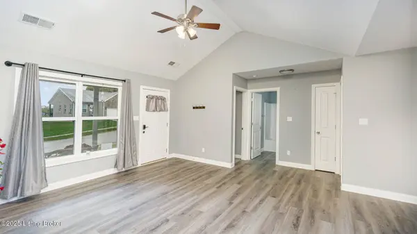 107 Blue Spruce Dr, Frankfort, KY 40601