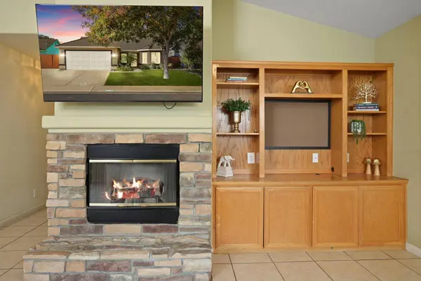 1505 Dreyfus LN, Modesto, CA 95355