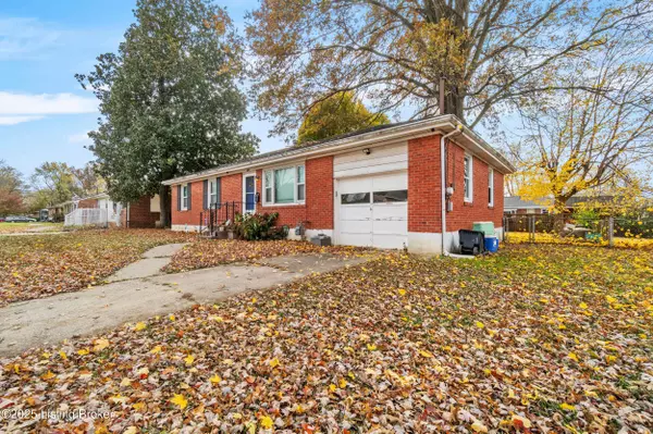 2018 Dixie Garden Dr, Louisville, KY 40272