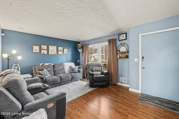 6214 Lynnchester Dr, Louisville, KY 40219