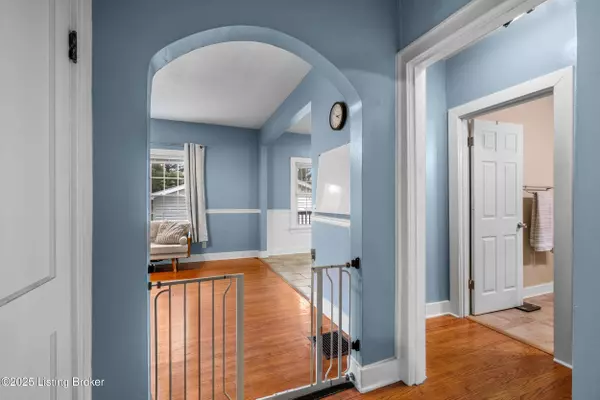 4902 Greenwood Rd, Louisville, KY 40258