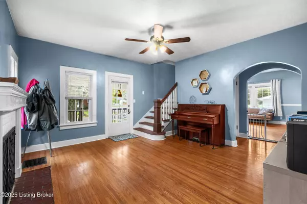 4902 Greenwood Rd, Louisville, KY 40258