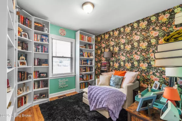 2018 Dixie Garden Dr, Louisville, KY 40272