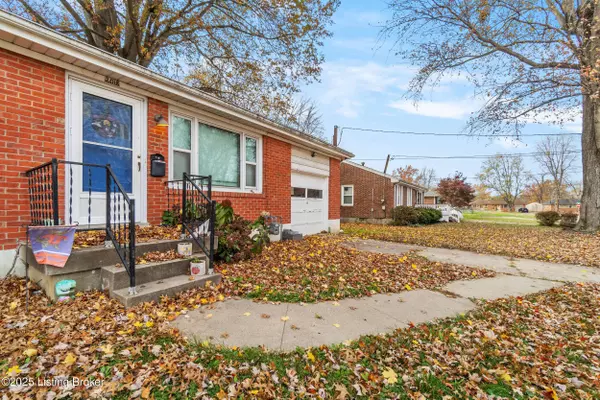 2018 Dixie Garden Dr, Louisville, KY 40272